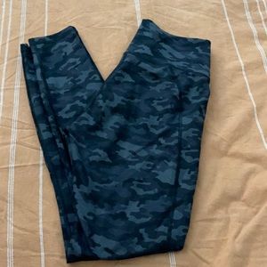 Fabletics black camo leggings size small